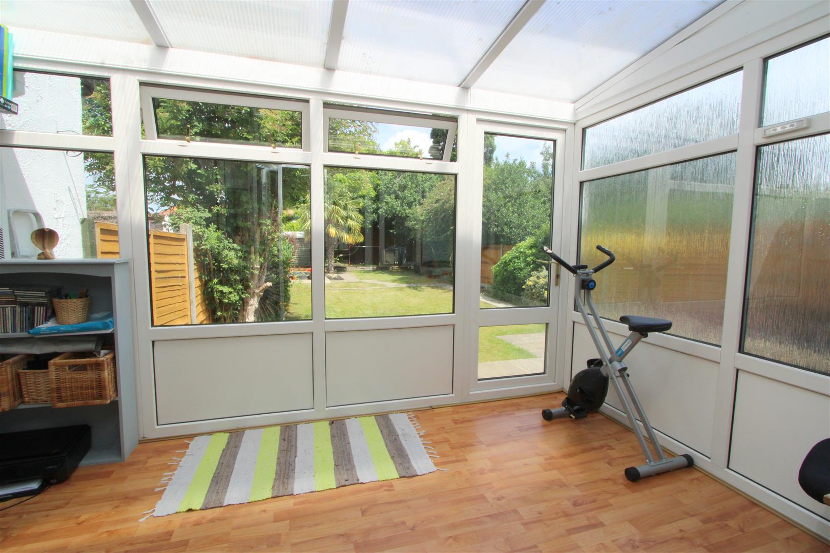 Tritton Avenue, Beddington